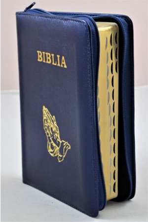 Biblie din piele, marime medie, bleumarin sidefat, simbol maini in rugaciune, fermoar, index, margini aurii, cuv. lui Isus cu rosu [SB 057 PFI]